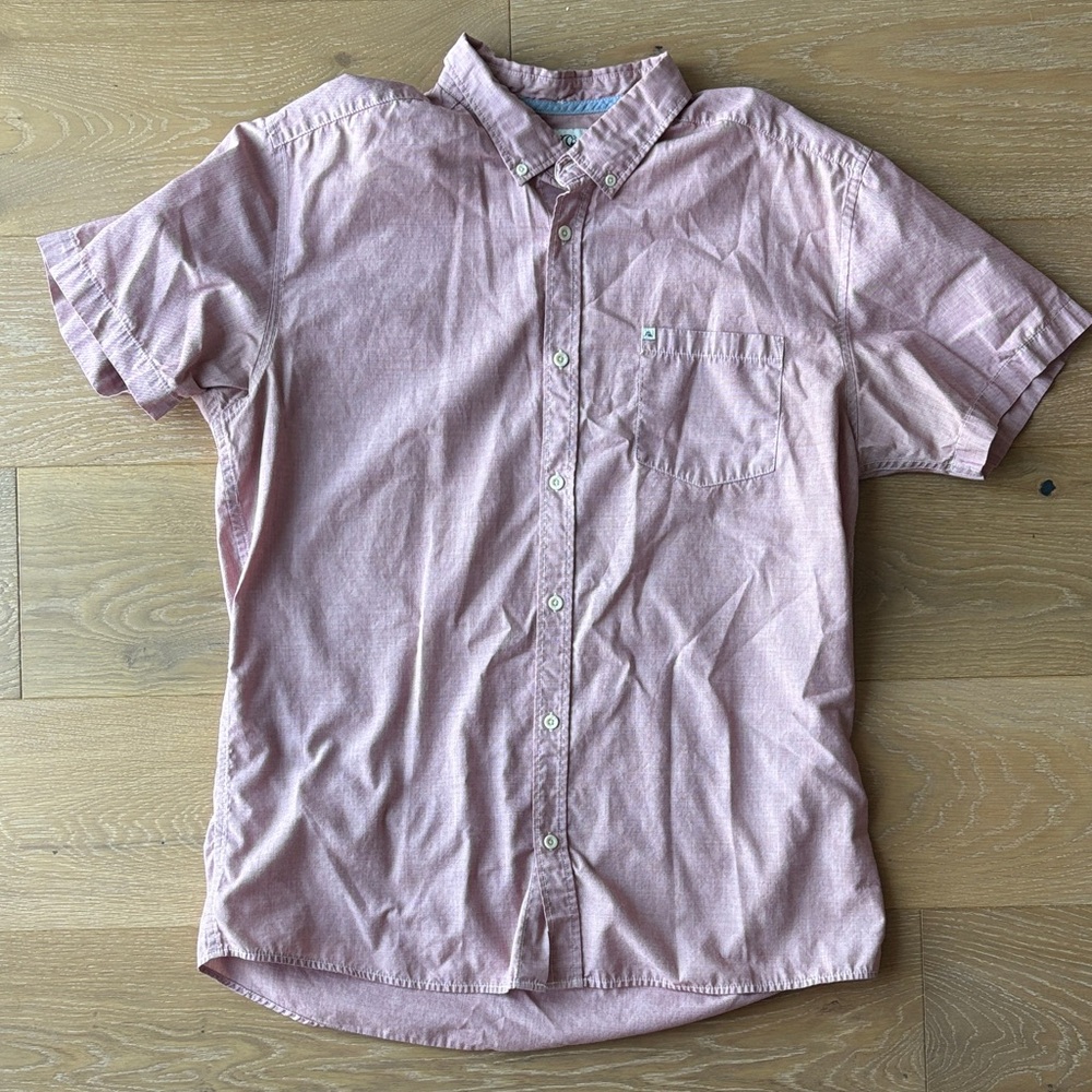 Quicksilver Men's Pink Short Sleeve Button-Up Shirt
